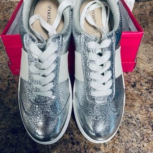 Silver & White women's Sneaker SZ 9